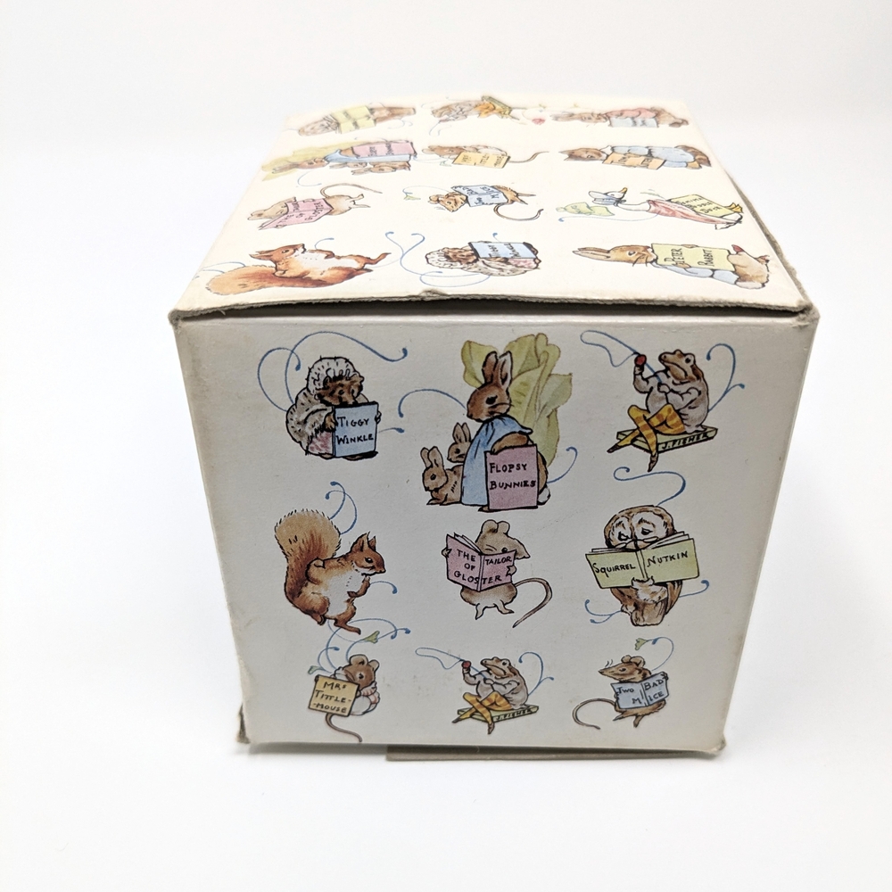 Wedgwood of Etruria & Barlaston 1976 Peter Rabbit Mug - Picture 8 of 10